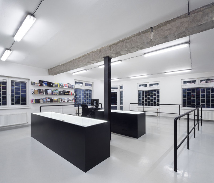 Graffneck Shop, 0,5 Studio