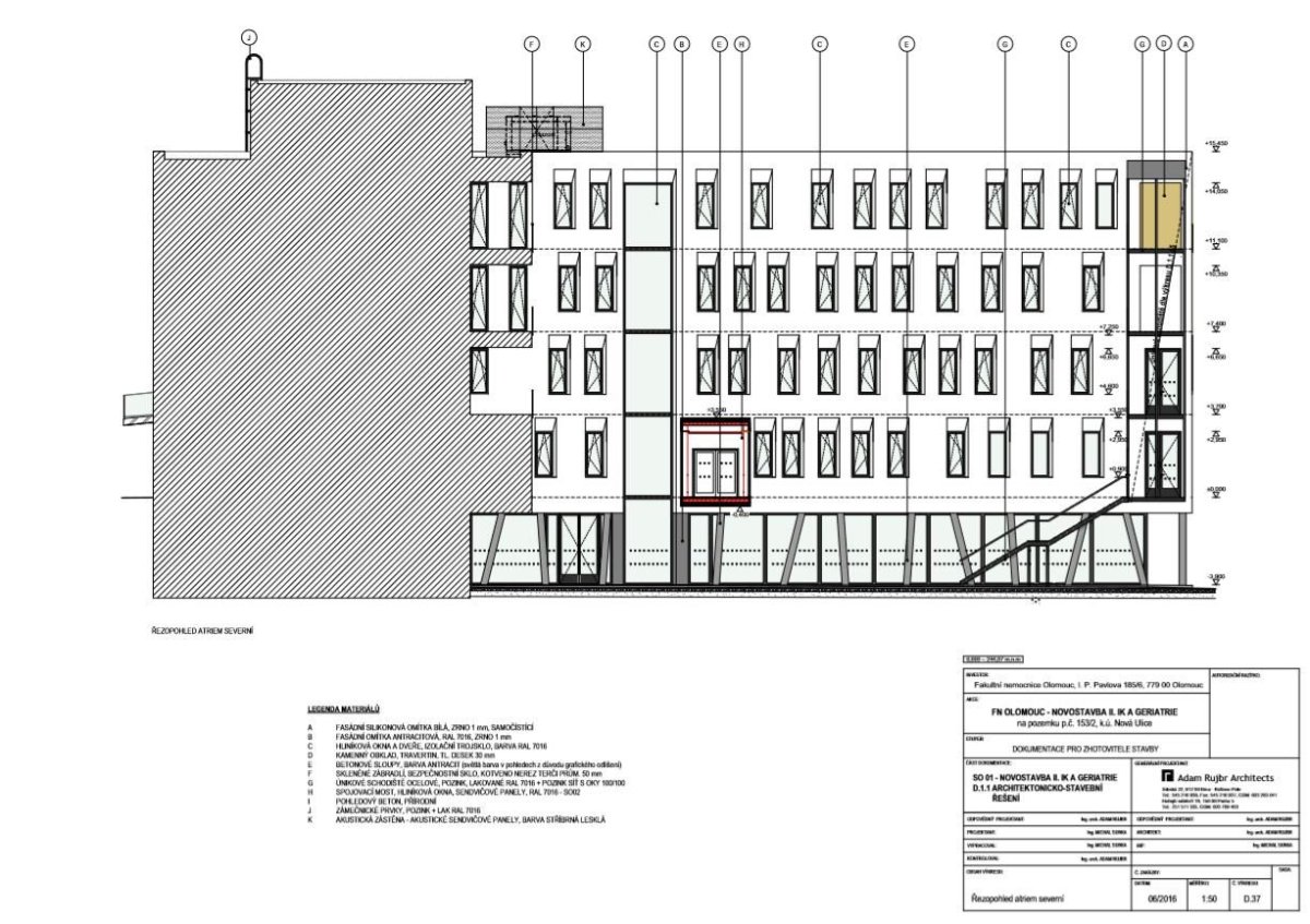 Novostavba II. Interní kliniky a geriatri v Olomouci, severní řezopohled atriem, Adam Rujbr Architects