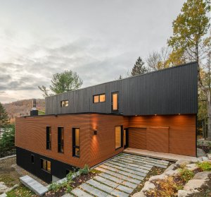 Víkendový dům z prefabrikovaných modulů, Figurr Architects Colective
