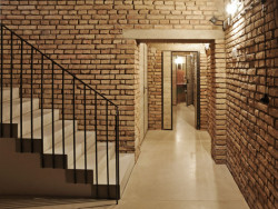 Uhlík architekti, Činžovní dům Letná, Café Lajka – foto