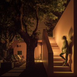 Pink House, Mezzo Atelier