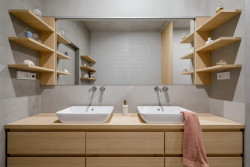 Byt v Praze-Vinohradech, Archistroj a Atelier HORIZONT: Pohled do koupelny