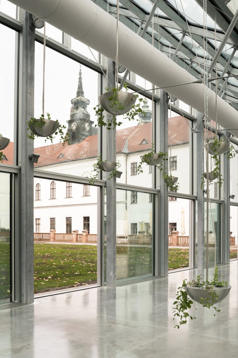 Architekti ze studia Chybík + Krištof obnovili slavný Mendelův skleník v Brně