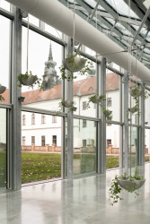 Architekti ze studia Chybík + Krištof obnovili slavný Mendelův skleník v Brně