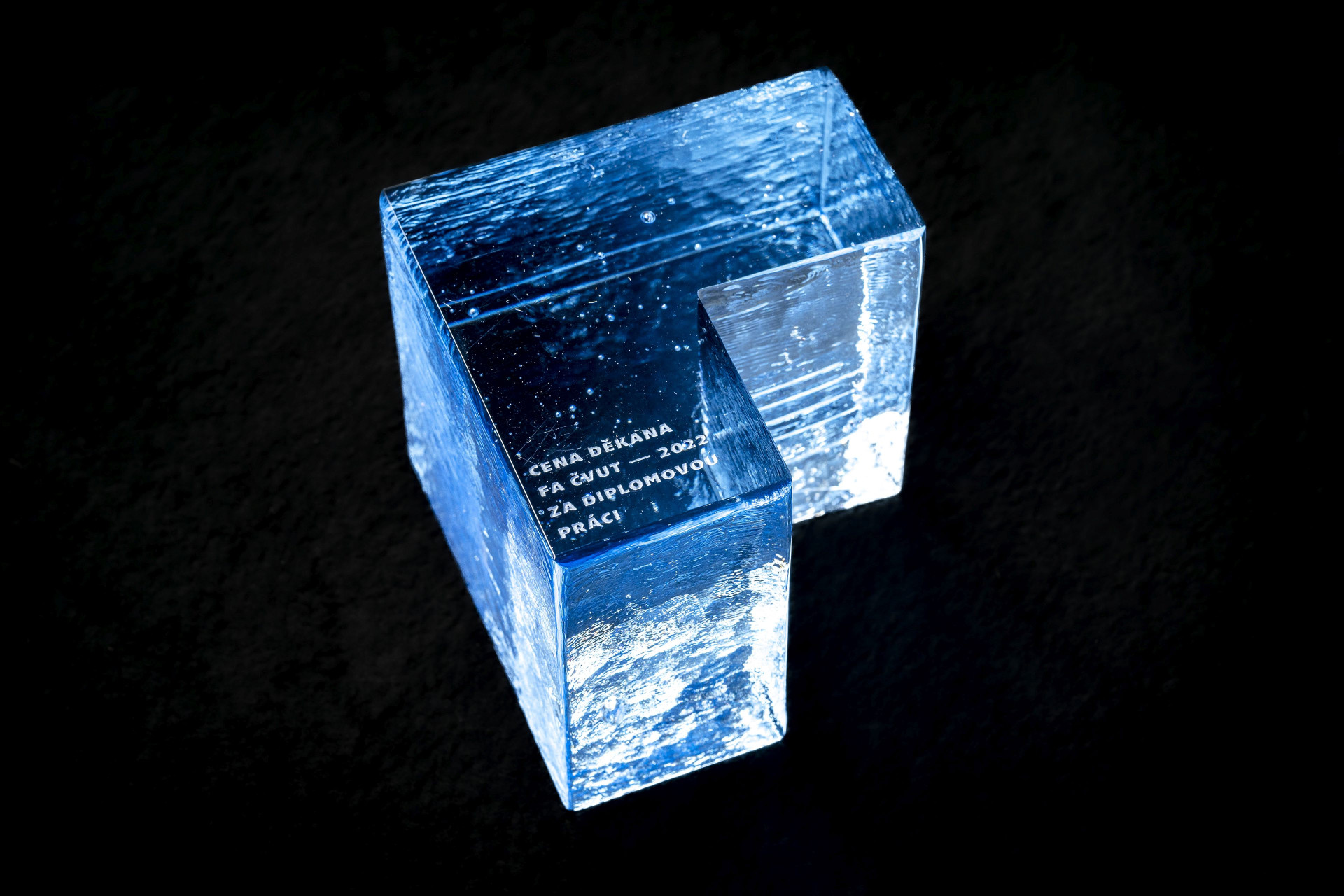 Sošku soutěže Ceny děkana 2022 navrhla absolventka oboru design Klára Janypková