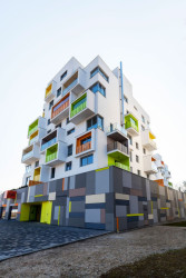 Architekti Šebo Lichý & Drahan Petrovič, Polyfunkčný objekt Nový Háj - foto