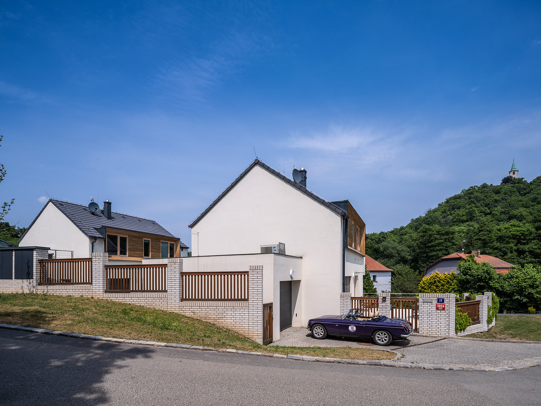 Rodinný dvojdům v Praze od studia SENAA