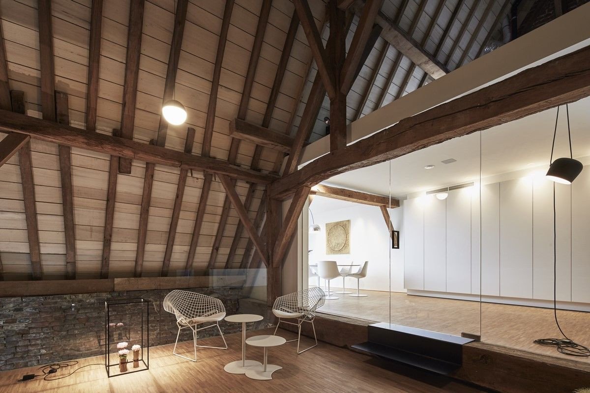 The Waterdog, vestavba architektonického studia do kaple, Klaarchitectuur