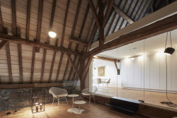 The Waterdog, vestavba architektonického studia do kaple, Klaarchitectuur