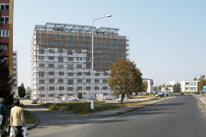 gutgut, Panelák v Rimavskej Sobote, stav v průběhu rekonstrukce - foto