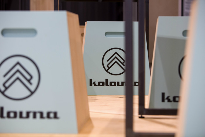 Kontejnerová stěna prodejny Kolovna, Hast Retail.