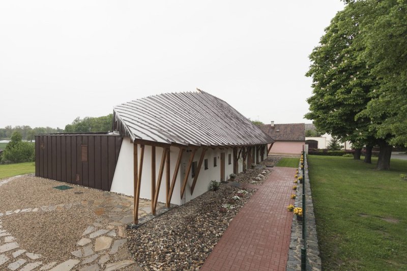 Atelier 8000 (Martin Krupauer, Jiří Střítecký), Mateřská škola v Dobříni - foto