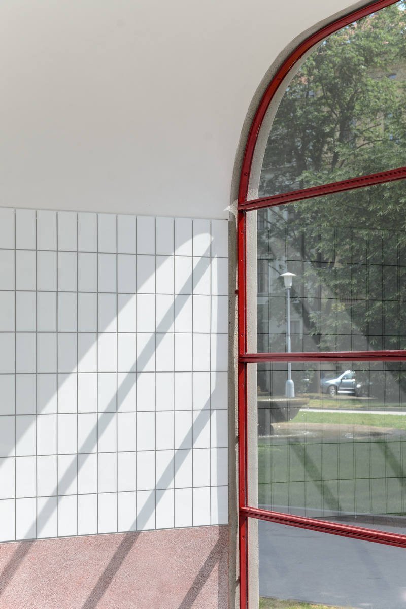 Rekonstrukce funkcionalistické zastávky od architekta Oskara Pořísky, Atelier RAW