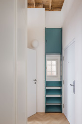 Byt G, Grau Architects: Barvy jsou jasné, ale všeho s mírou, a tak akorát. Díky čemuž celý interiér, i přes svou živost, působí jednotně, uceleně a harmonicky