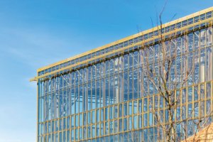 Autorem architektury skleníku je Pascal De Beck. (Tropický skleník Edenya, Pascal De Beck)