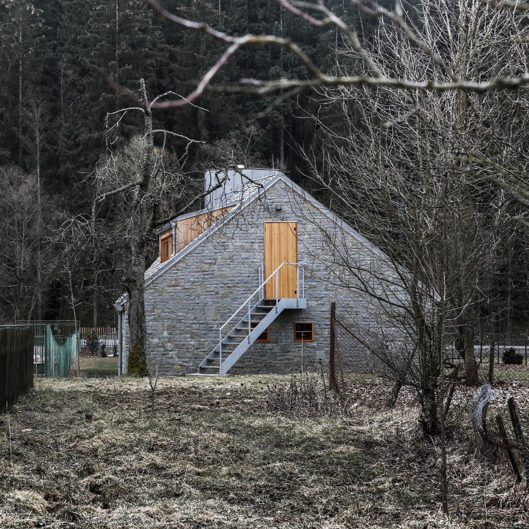 Víkendový domek ve Velkých Karlovicích, Ellement
