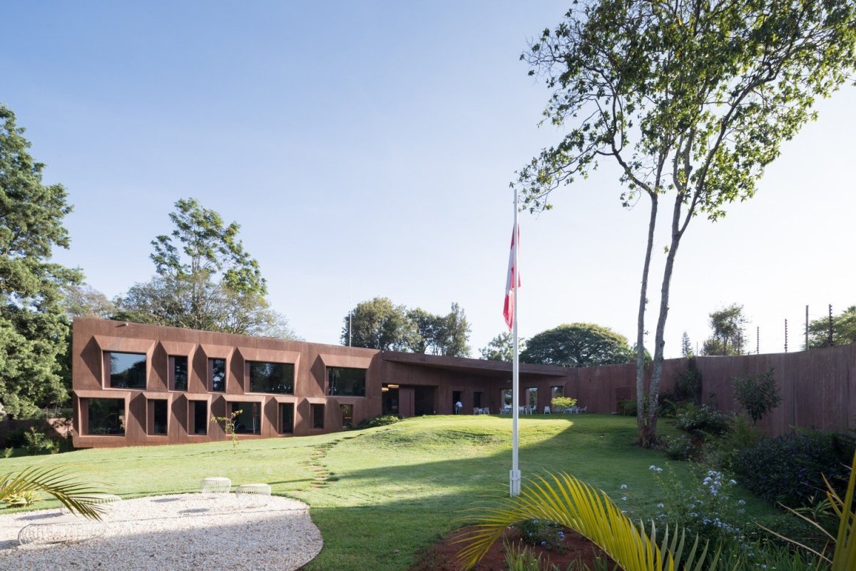 Švýcarská ambasáda v Nairobi, Roeoesli & Maeder Architekten