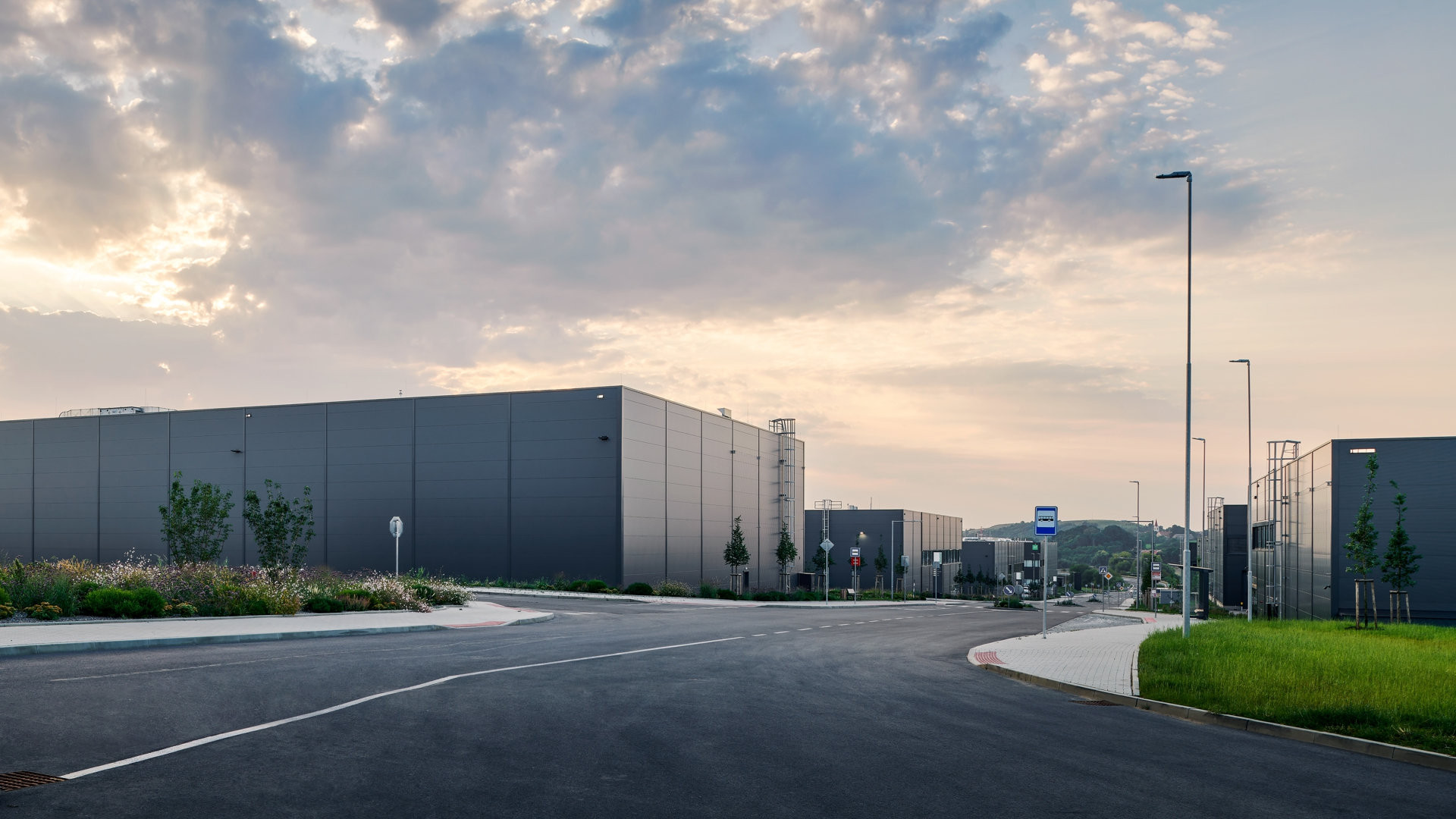 Logport Prague West od Expert Architects