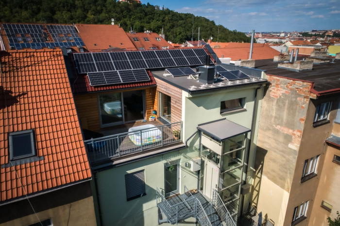 Nástavba v Praze - Radlicích, Arch. návrh Jitka Antošová, generální dodavatel stavby: VESPER HOMES