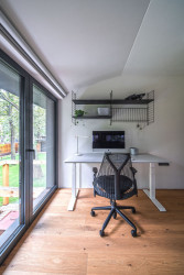 Architektka Tereza Čudová Ajmová zrekonstruovala dřevostavbu na Nymbursku.