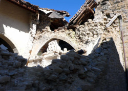Italské město Amatrice zničené zemětřesením v roce 2016