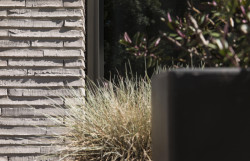 Cihly Joseph Bricks mají nezaměnitelný charakter ruční výroby a jedinečné odstíny. (na obrázku projekt Venray)