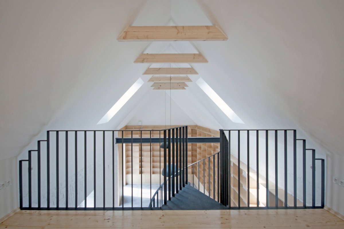 Obecní knihovna ve Statenicích, majo architekti / Jan Jaroš, Martin Poláček.