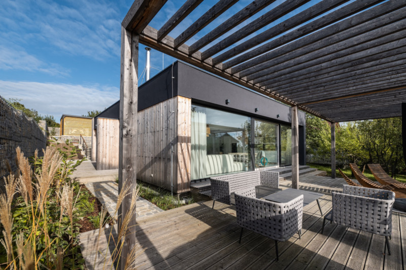 Rodinný dům od ateliéru Kunc Architects realizovaný firmou Vesper Homes dokazuje, že i náročný terén může být příležitostí.