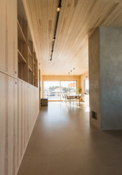 Červený dům z betonu v Lillehammeru, Sanden + Hodnekvam Architects/ John Sanden, Ingvild Hodnekvam, Anders Bjørneseth.