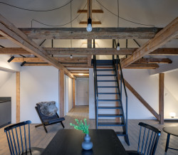 V apartmánu (Centrum Hořec; ADR)