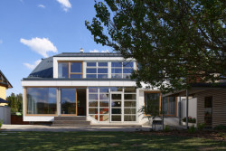 Dům v Ostopovicích, ORA: Zdivo bylo zrušeno, nahradila ho velkoformátová okna