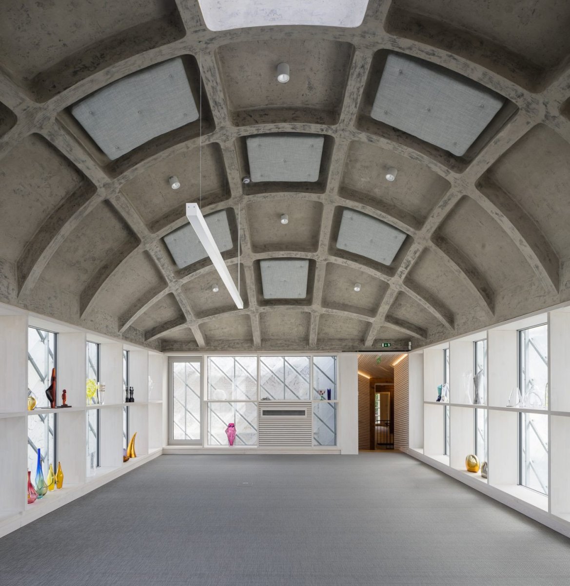 Hlavní cenu České ceny za architekturu 2020 získalo sídlo firmy Lasvit v Novém Boru od studia ov architekti/ Jiří Opočenský, Štěpán Valouch. Foto: Tomáš Souček