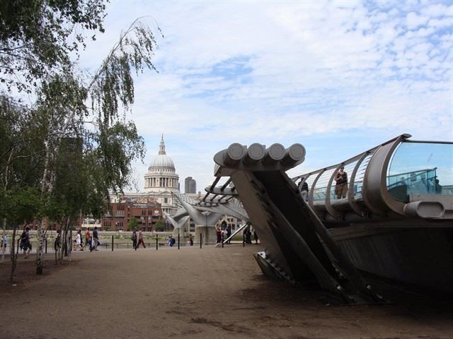 Millenium Bridge - foto