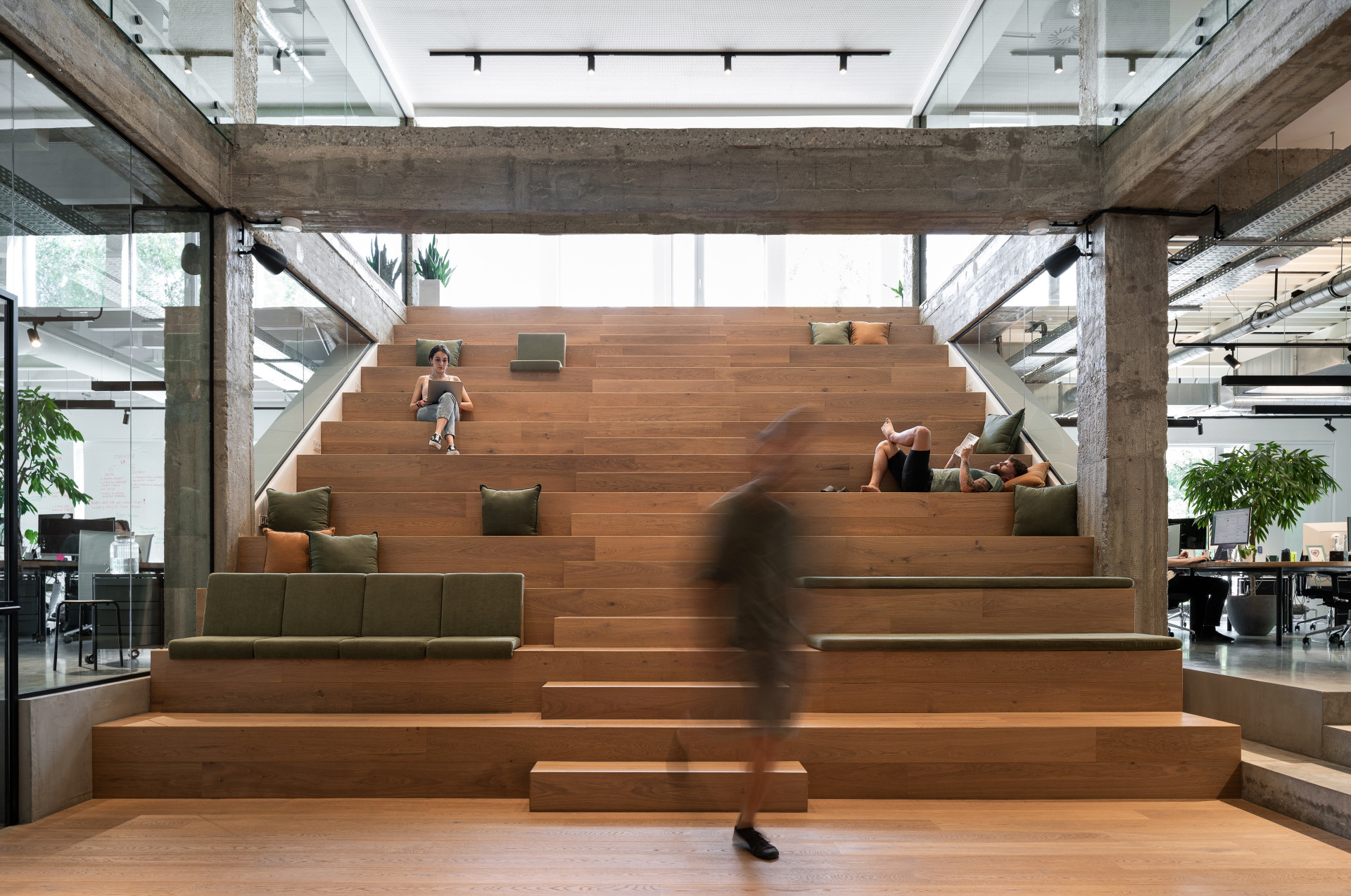 Přestavba budovy na sídlo firmy Raynet v Ostravě-Porubě od studia Ark