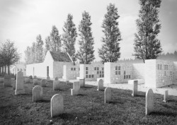 Ján Antal, Petr Bočan, Obecní hřbitov - foto