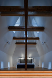 Zrekonstruovaná vila poblíž Prahy od Karnet architekti