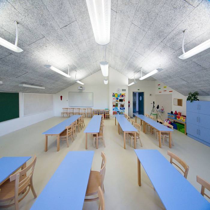 Architekt Ondřej Tuček, Přístavba a rekonstrukce obecní školy Hovorčovice – foto