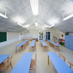 Architekt Ondřej Tuček, Přístavba a rekonstrukce obecní školy Hovorčovice – foto