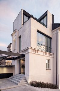 White Concrete Old House, I/O architects