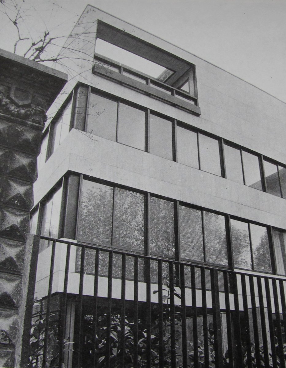 Zdeněk Kuna: Československý zastupitelský úřad, Milán, 1971 až 1976, dobová fotografie. Zdeněk Kuna: Československý zastupitelský úřad, Milán, 1971 až 1976, dobová fotografie.