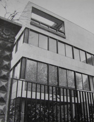 Zdeněk Kuna: Československý zastupitelský úřad, Milán, 1971 až 1976, dobová fotografie. Zdeněk Kuna: Československý zastupitelský úřad, Milán, 1971 až 1976, dobová fotografie.