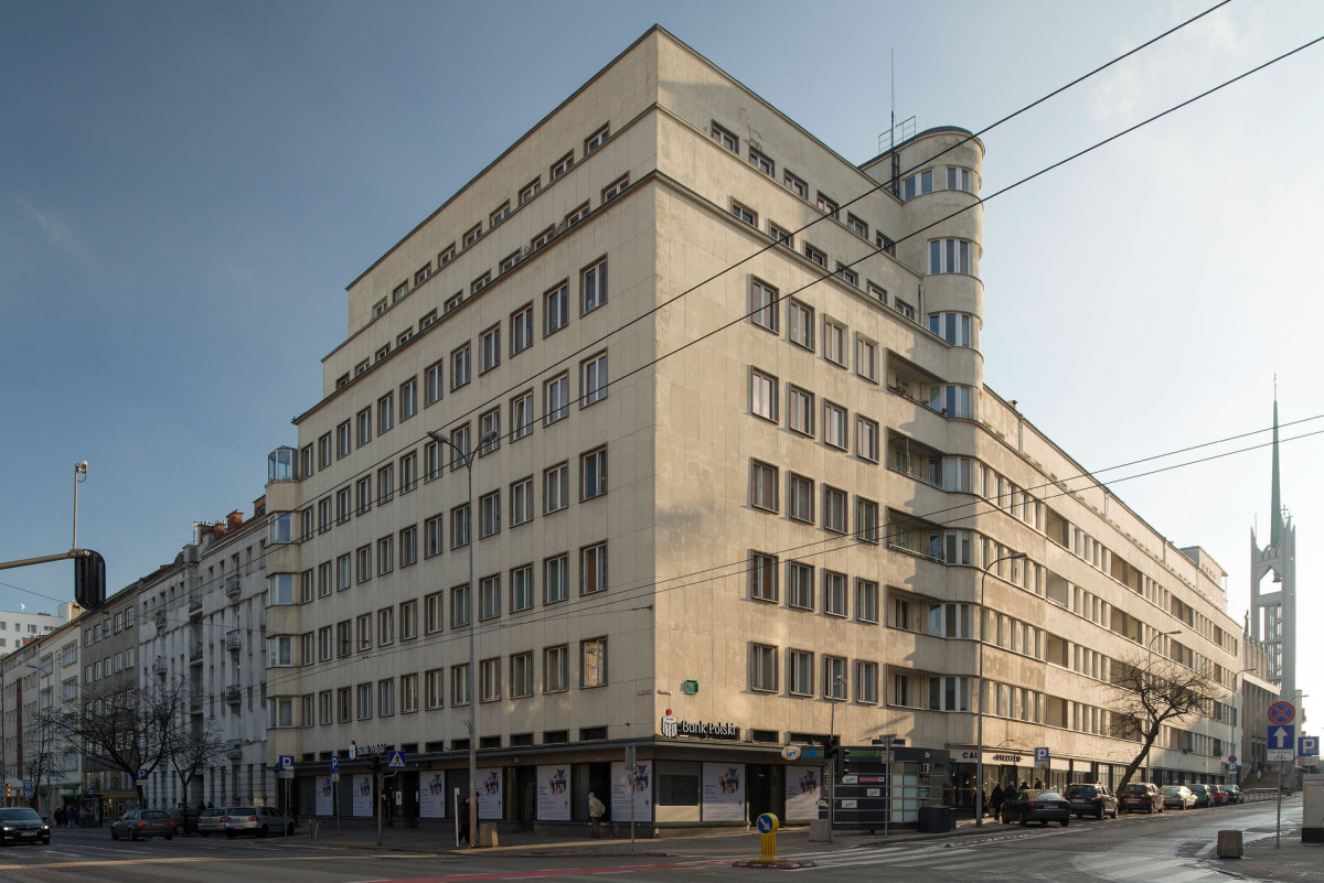 Zapsáno do UNESCO: BGK (Národní rozvojová banka), Obytný dům pro zaměstnance, ulice Maja 3 č.p. 27–31 v Gdyni