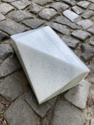 Ve čtvrtek 2. března se v nových prostorách Technologického centra UMPRUM Mikulandská uskuteční dialog architekta Thomase Burlona a umělce Bernda Trasbergera