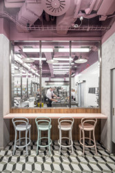 Interiér cukrárny Povidloň v Lipně nad Vltavou od studia A8000