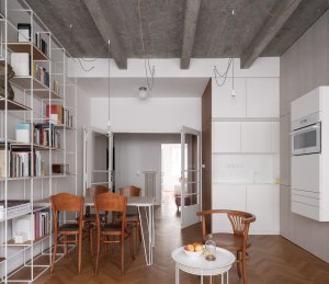 Nový box s kuchyní  (Rekonstrukce funkcionalistického bytu v Praze, architekt Martin Čeněk)