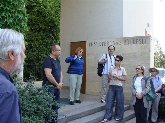 Architekt Miroslav Cikán a Psí vycházníci – foto