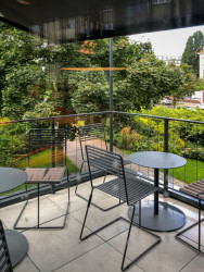 Kavárna Kontejner na Ortenově náměstí od Collarch studia