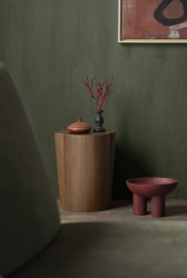 Konsepti vybralo inspirativní kolekce z milánského veletrhu Salone del Mobile. (na obrázku dřevěný taburet Sooso od značky Walter Knoll)