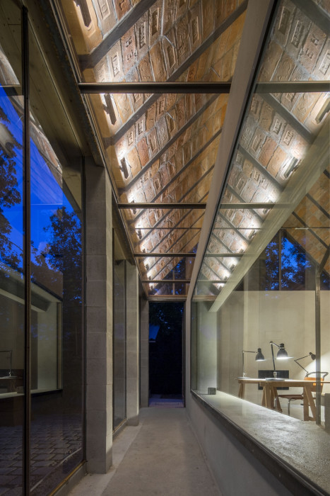 Přístavba domu v areálu bývalé cihleny v Čachticích, Architekti A B.K.P.Š.