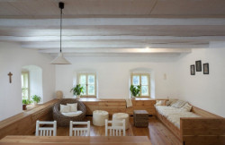 Světnice v Údolí, Debyt,